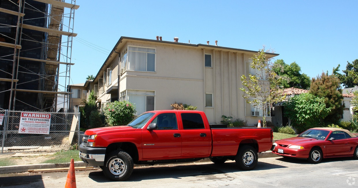 Building Photo - 12106 Hoffman St