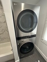 Building Photo - 83 Chapin St