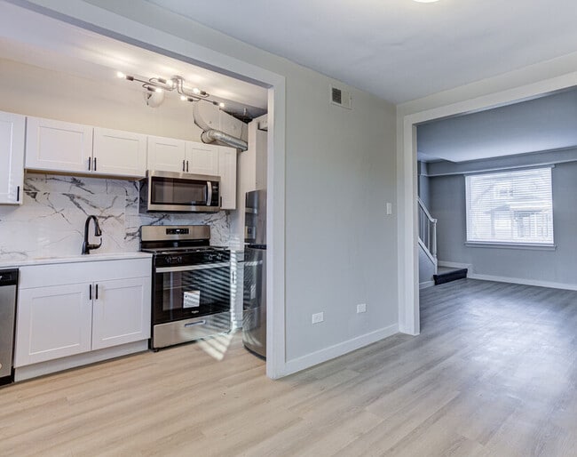 Building Photo - Woodland Apartments