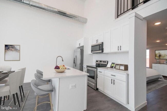 Building Photo - 8 N 57th St