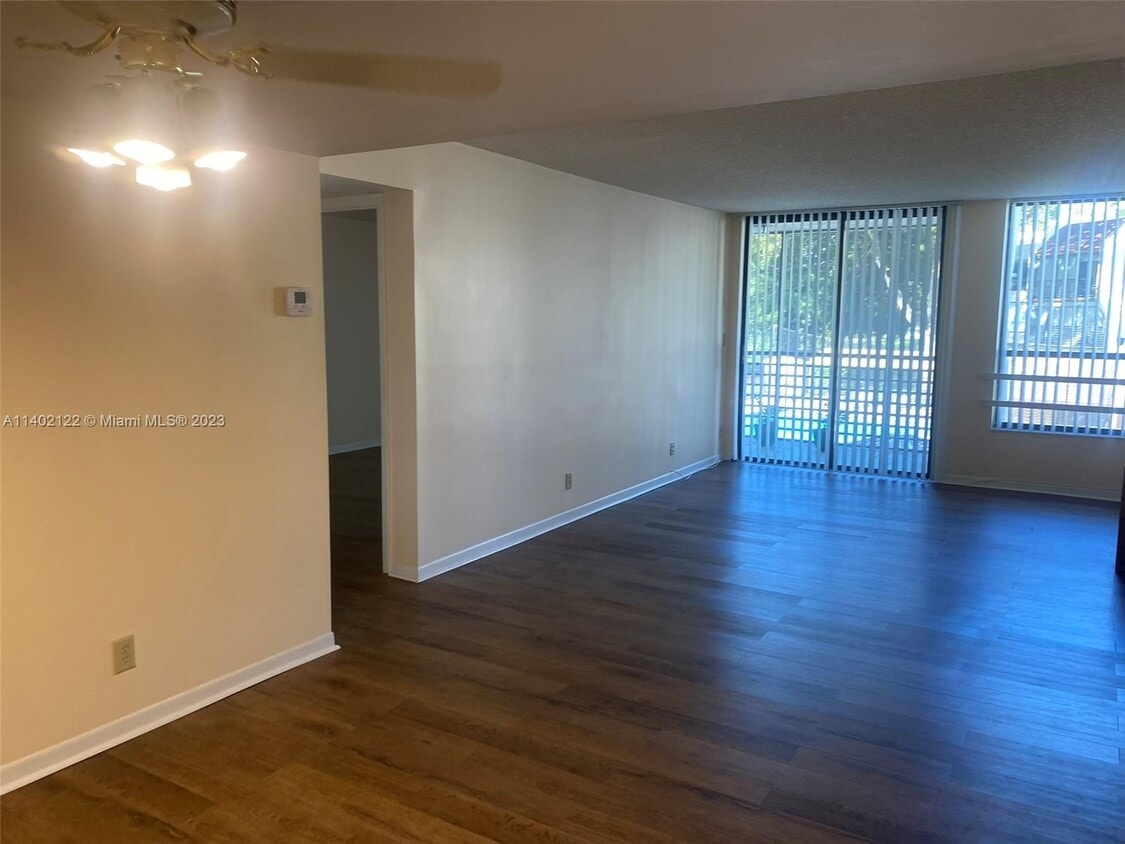 7650 W McNab Rd Tamarac, FL 33321 Alquileres en Tamarac, FL