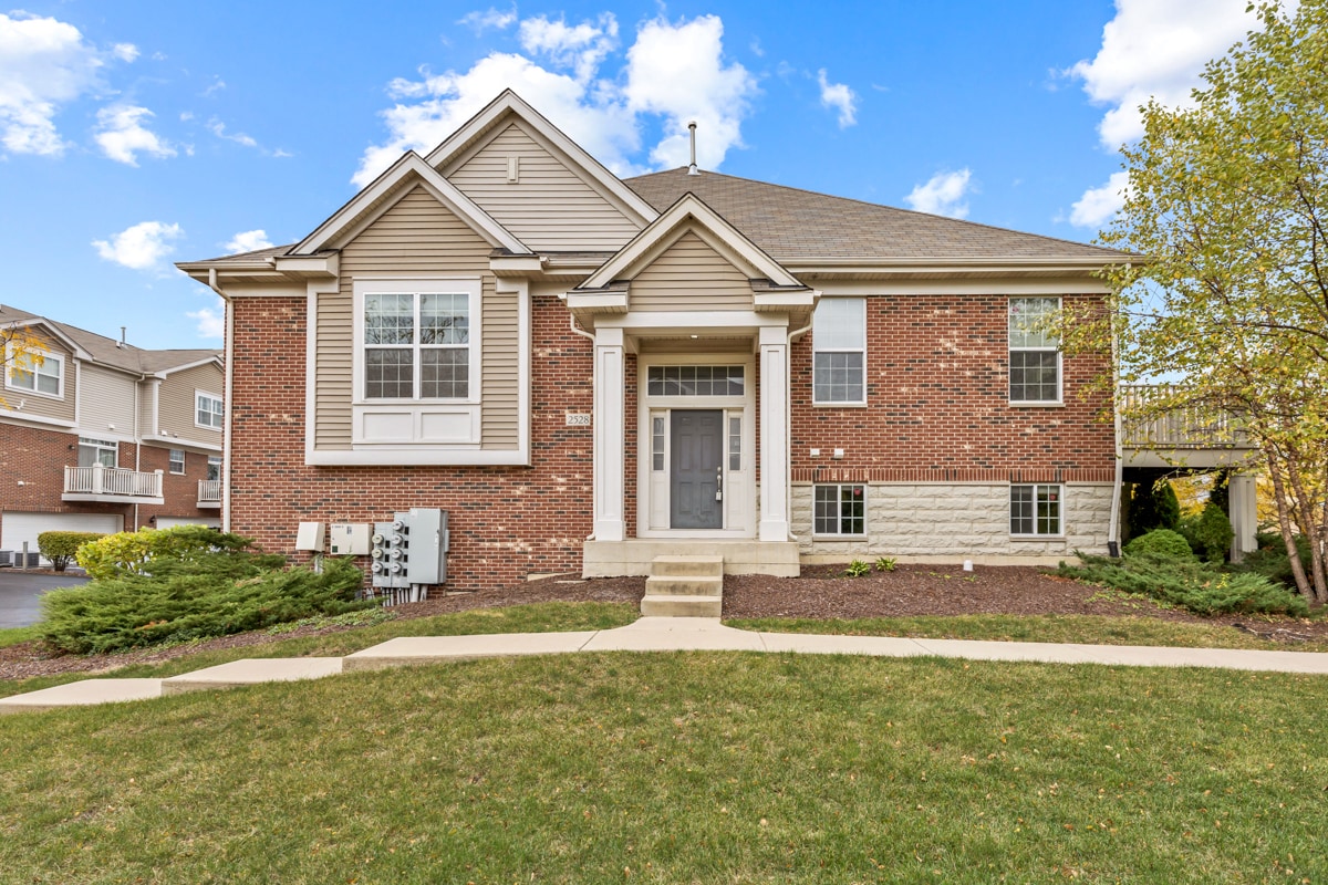 Primary Photo - 2528 Dunraven Ave