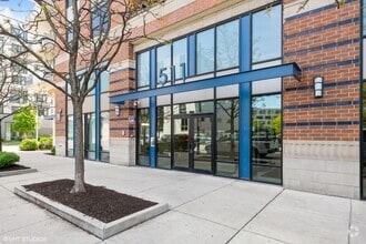 Building Photo - 511 W Division St