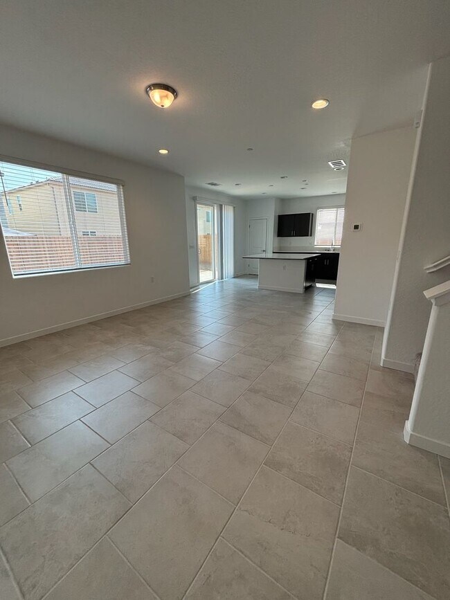 Foto del edificio - AVAILABLE SOON: Brand-New 2-Story Home wit...