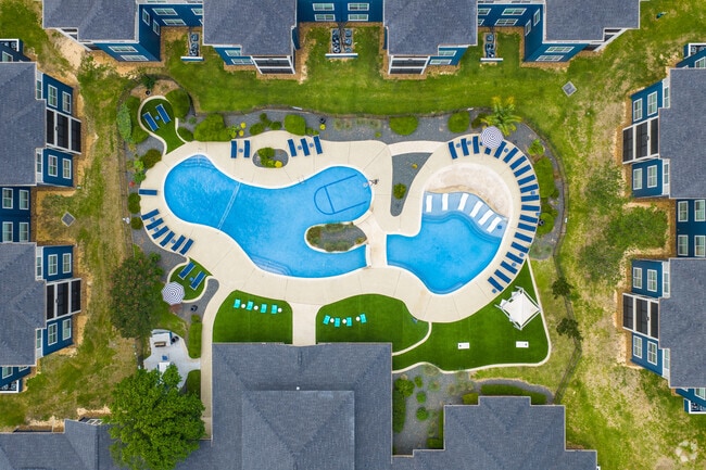 Building Photo - Cabana Beach San Marcos