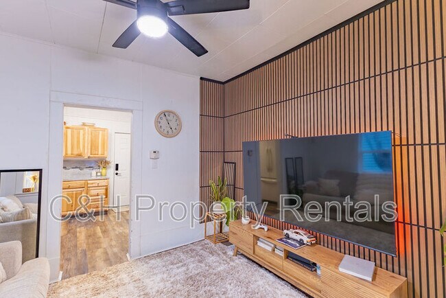 Foto del edificio - 631 Miles Ave