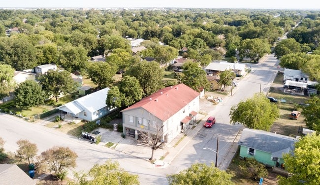 Building Photo - 3118 W Gerald Ave