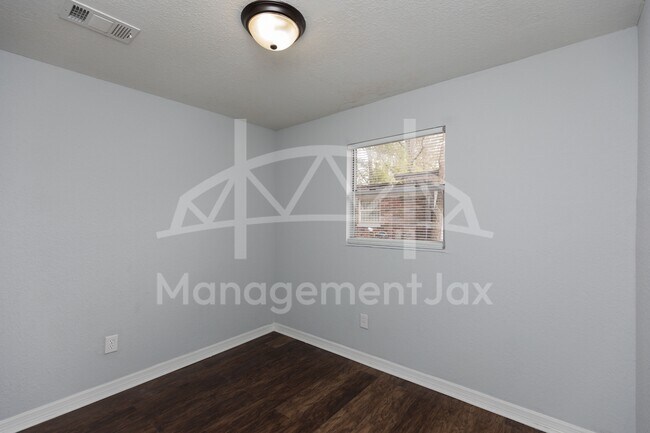 Building Photo - 2661 W 25th St