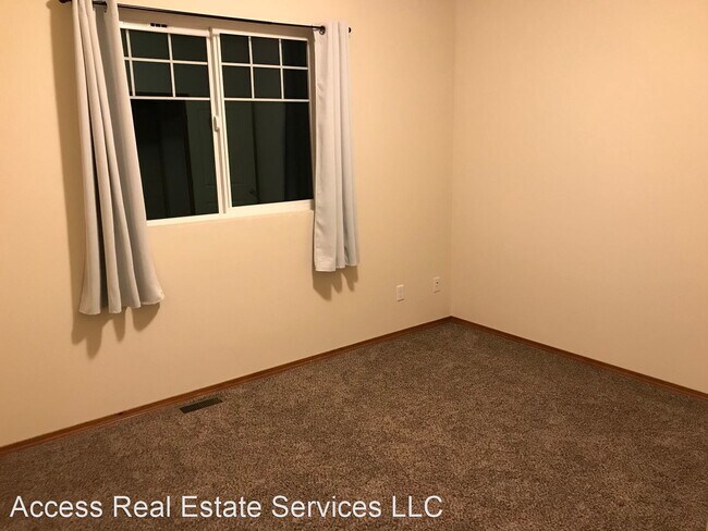 Building Photo - 3 br, 2 bath House - 715 Kodiak Lane