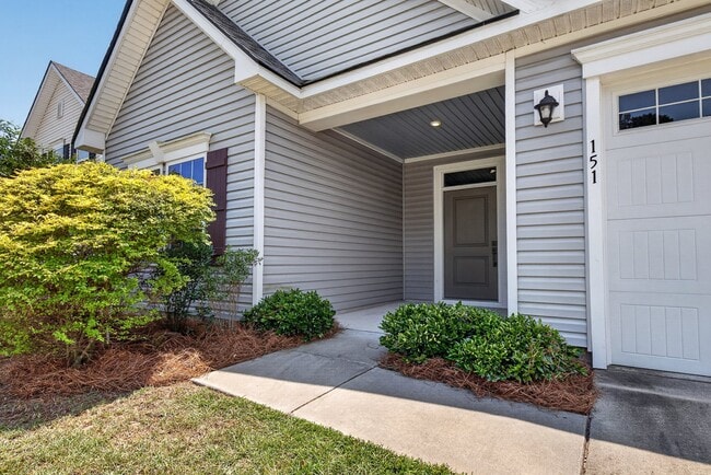Building Photo - 151 Country Oaks Ln