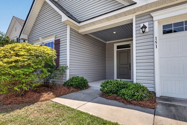 Foto del edificio - 151 Country Oaks Ln