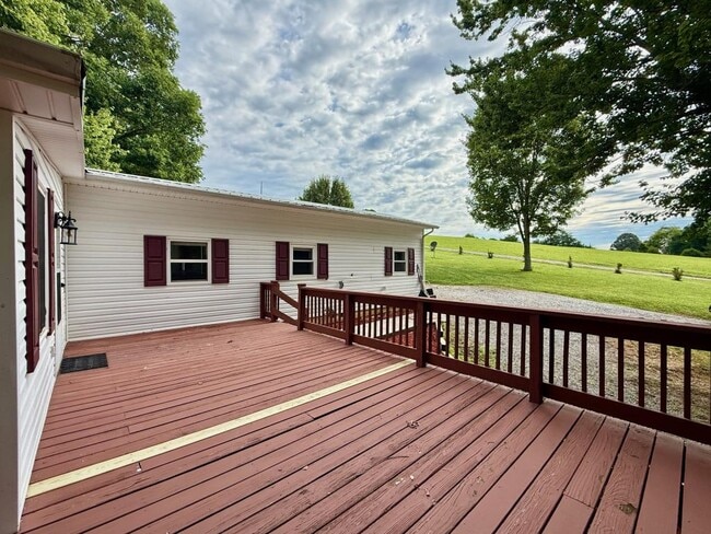 Building Photo - 6710 Cedar Creek Rd