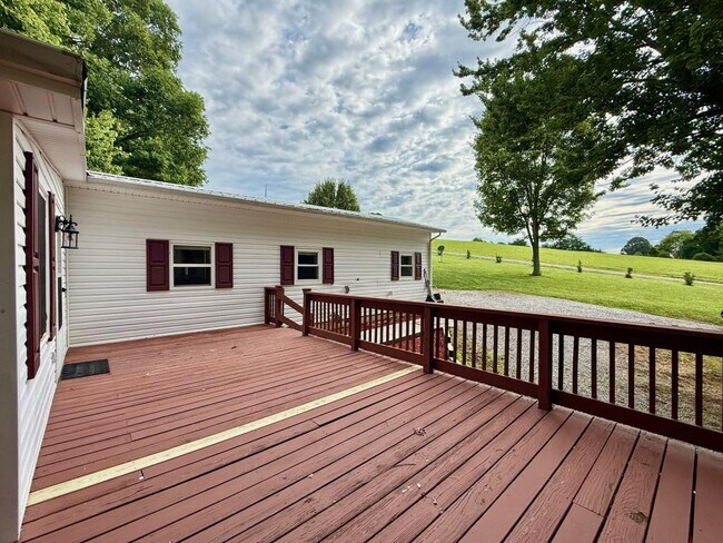 Foto del edificio - 6710 Cedar Creek Rd