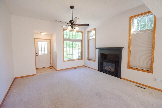 Foto del edificio - 1354 Arthur Ln NW