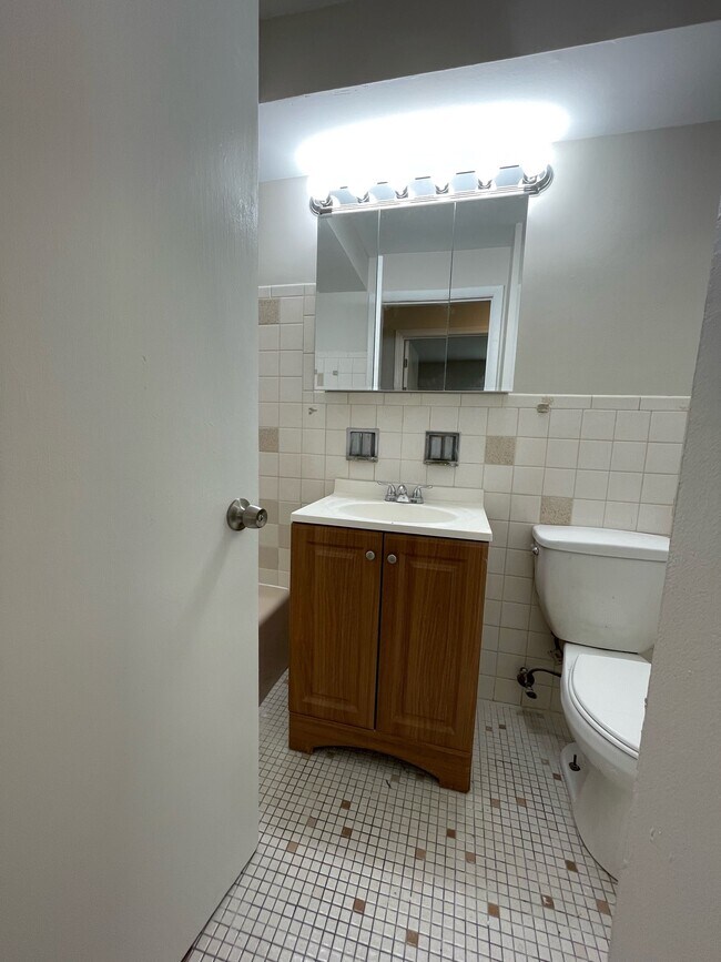 10362 Michael Todd Terrace, Glenview, IL 60025 Apartments in Glenview