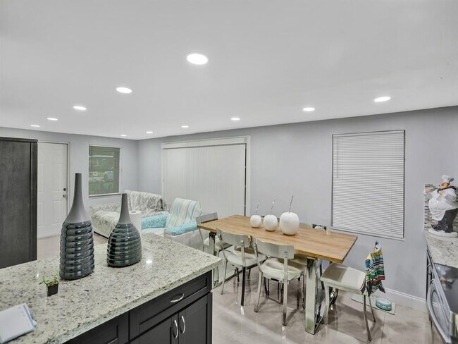 Foto del edificio - 5073 SW 28th Ave