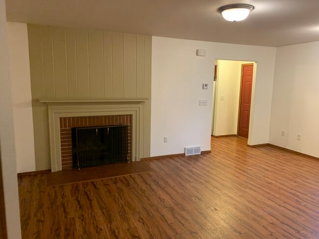 Building Photo - 520 K St