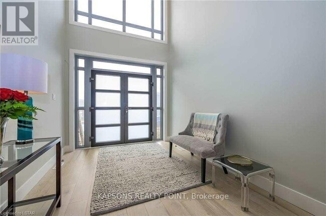 Building Photo - 2368 Red Thorne Ave