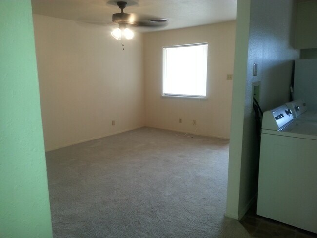 Building Photo - 1504 Aspen Drive