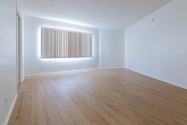 Foto del edificio - 667-669-669 Levering Ave