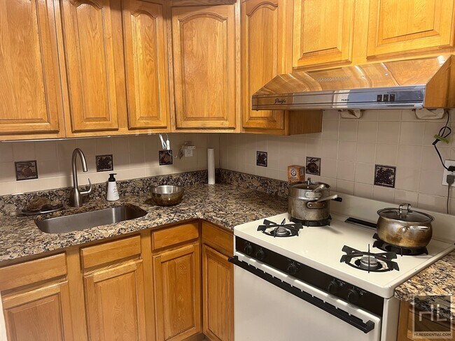 Foto del edificio - Amazing Studio DOWNTOWN FLUSHING!!!