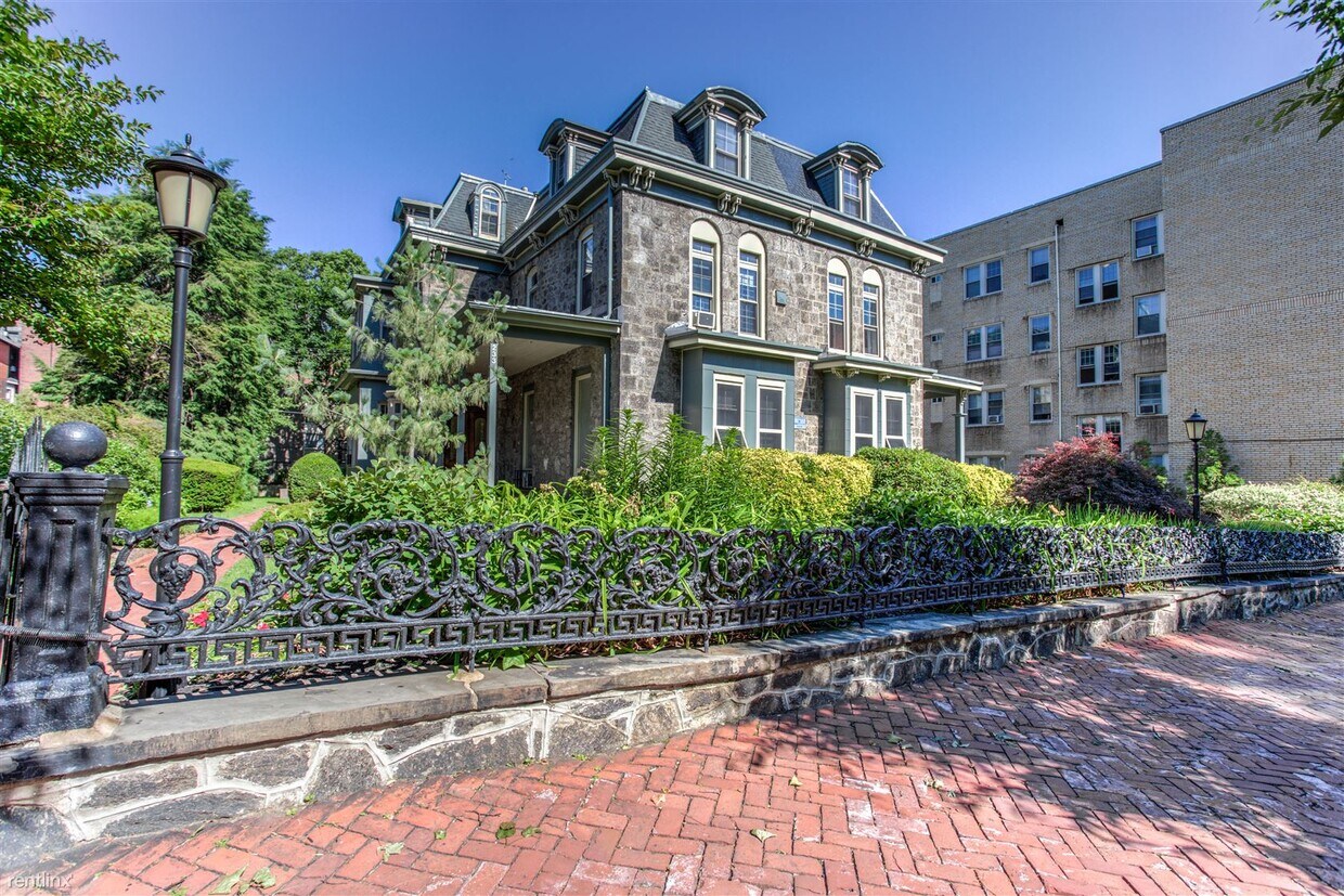 Building Photo - 1 br, 1 bath Apartment - 233 S 42nd St  - 2R