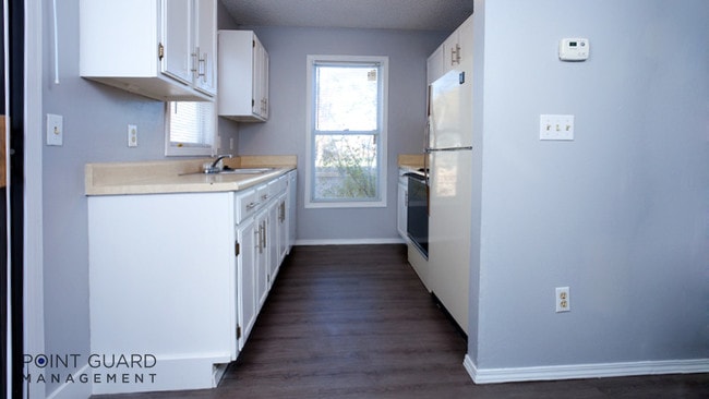Building Photo - 3909 W 31st St S