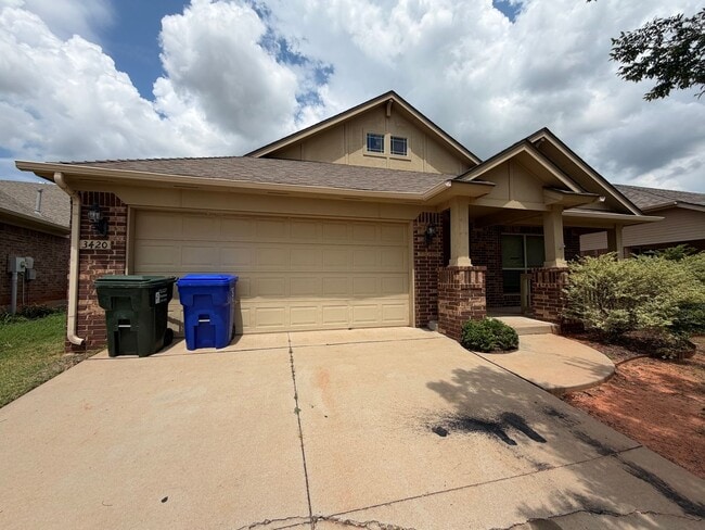Photo - Beautiful and Cozy 3bed/2bath with an Office Available in North Norman! House