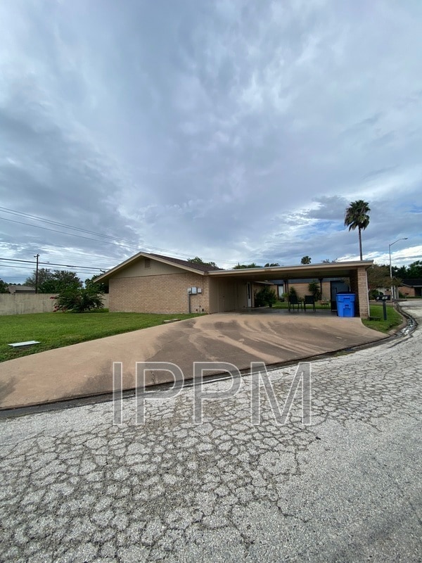 Foto del edificio - 5642 Byron Nelson Dr