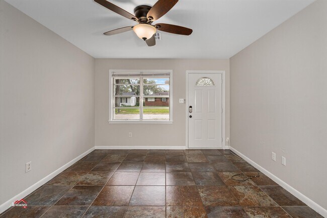 Building Photo - 4215 Paul St