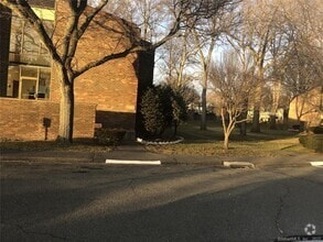 Building Photo - 235 Henry Ave