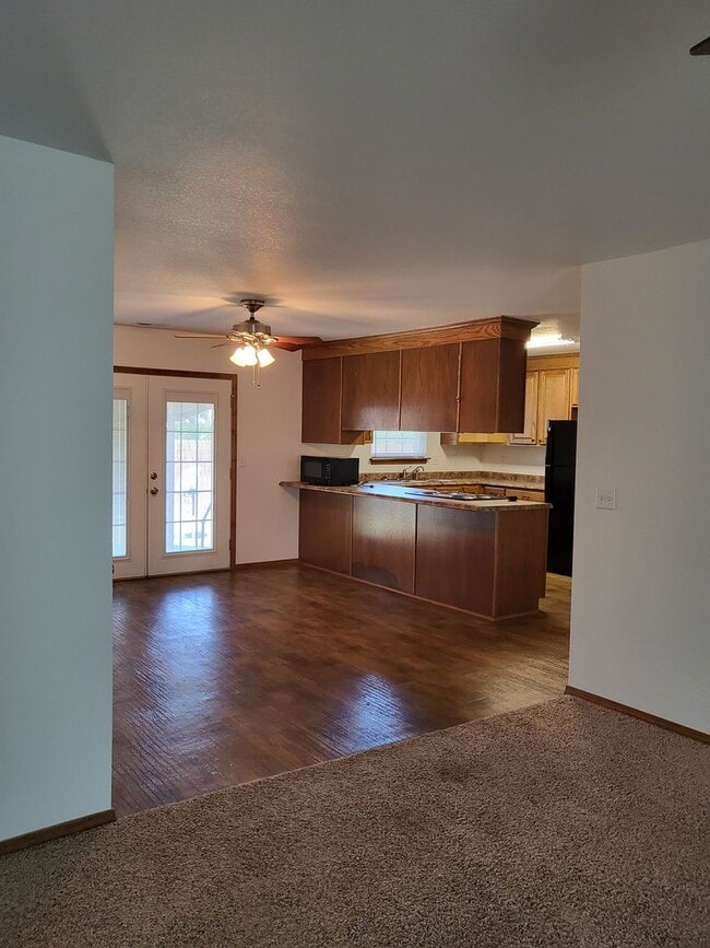 Building Photo - Chris Lane Duplex