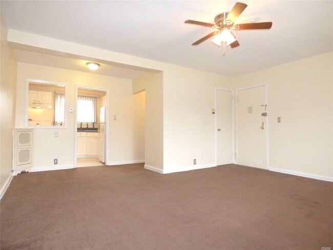 Building Photo - 1061 Fenwood Dr