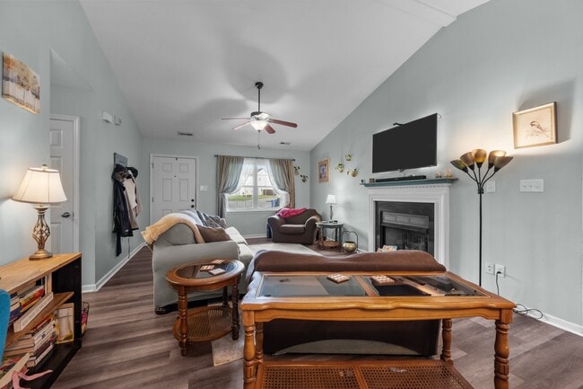 Building Photo - 1006 Hollyfield Ct