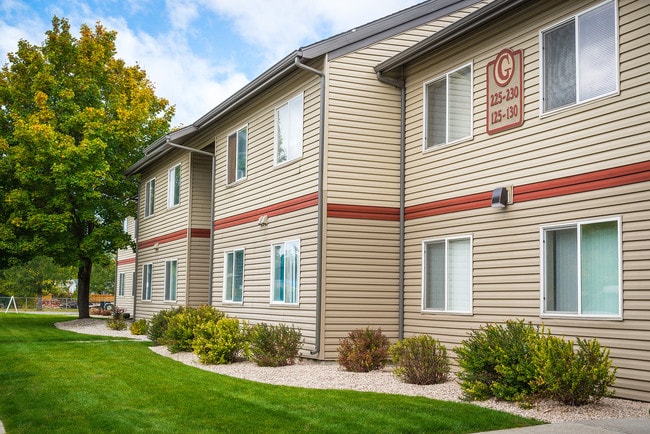 Brush Meadows Apartments Billings Mt Home Montana Billings Brush Meadows Primary Photo