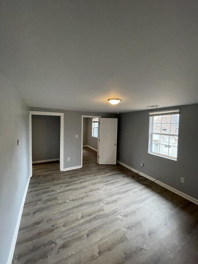 Building Photo - 419 Dequincy St