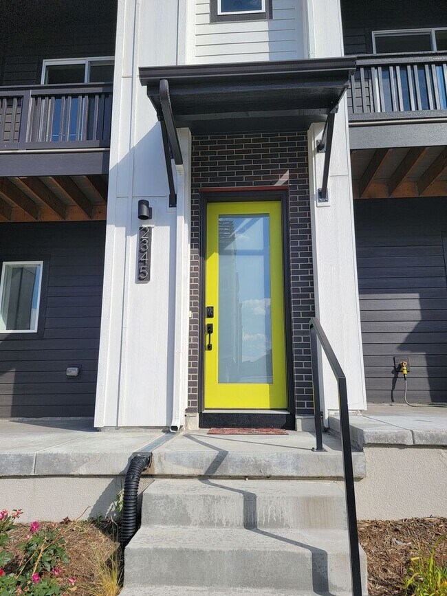 Foto del edificio - Immaculate 2 bed/2 bath Superior Townhome ...