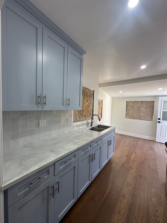 Foto del edificio - Charming Home in Downtown Orange (Garage N...