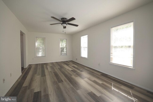 Building Photo - 2400 Ansdel Ct