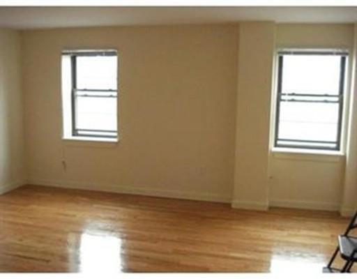 Foto del edificio - 534 Commonwealth Ave