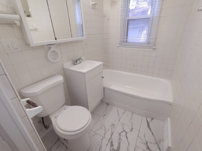 Foto del edificio - 2319 Huffman Blvd