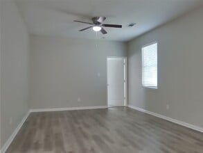 Building Photo - 2055 Sweet Lilac Dr