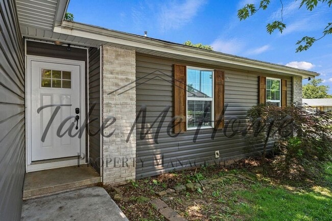 Foto del edificio - Beautifully updated 3 bedroom home in Kick...