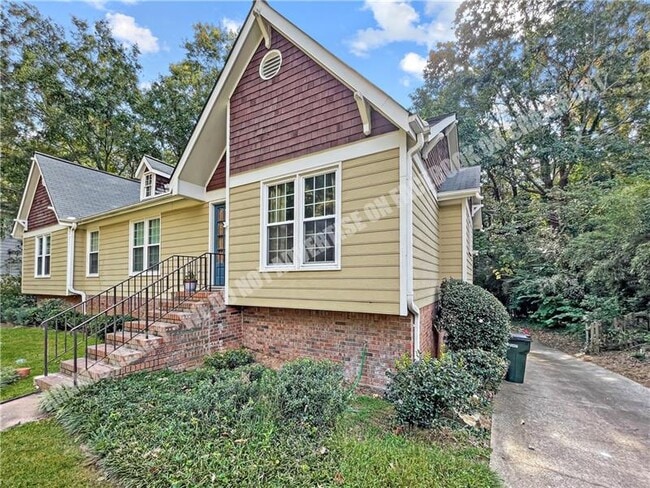 Building Photo - 350 Lamplighter Ln SE