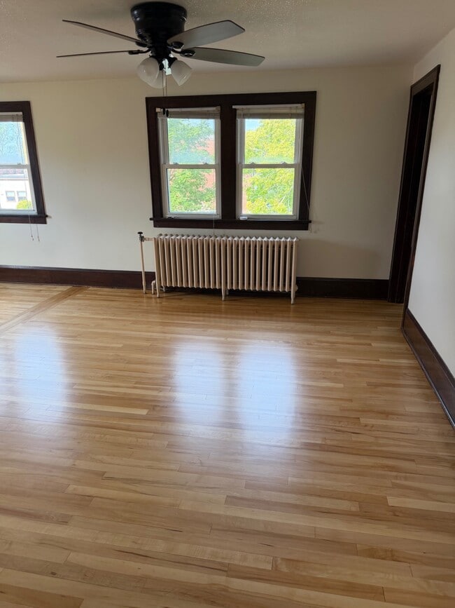 Building Photo - 515 N Dewey St