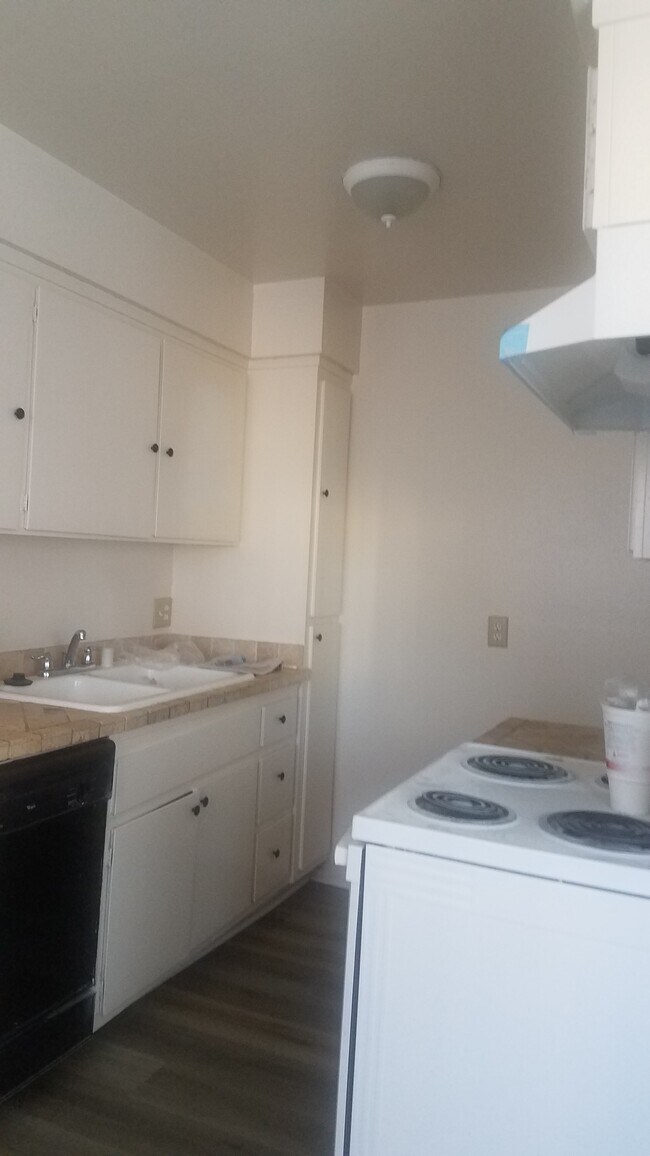Foto del edificio - 522 E Avenue Q5