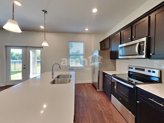 Foto del edificio - 27296 St Andrews Ave