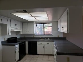 Building Photo - 1477 Hampton Way