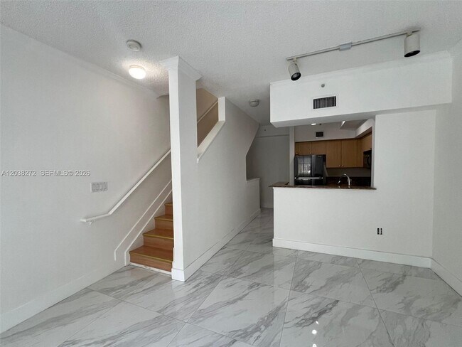 Foto del edificio - 2961 NE 185th St