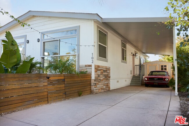 Foto del edificio - 102 Pawnee Ln